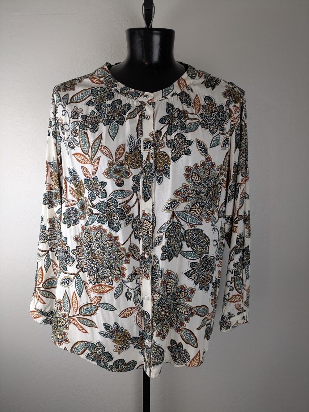 CJ Banks Long Sleeve Button Front Collarless Blouse ivory fall floral